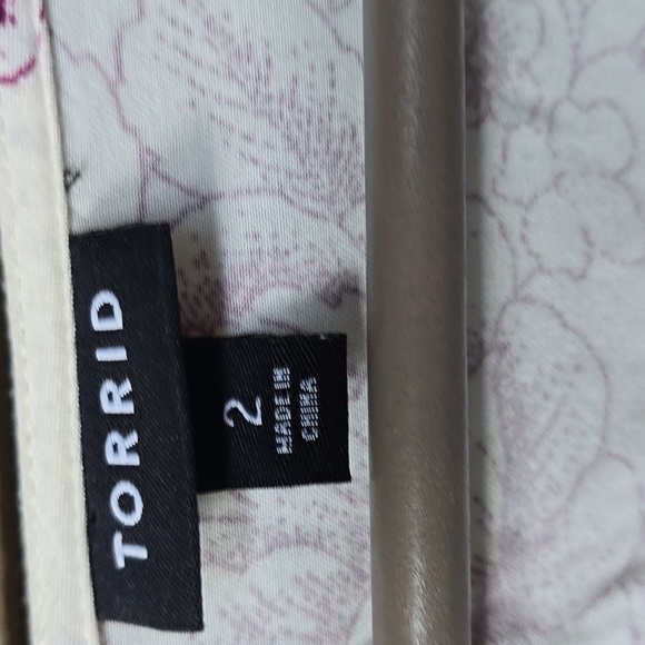 Torrid Challis Floral Long Sleeve Dress White 2X - Picture 5 of 16